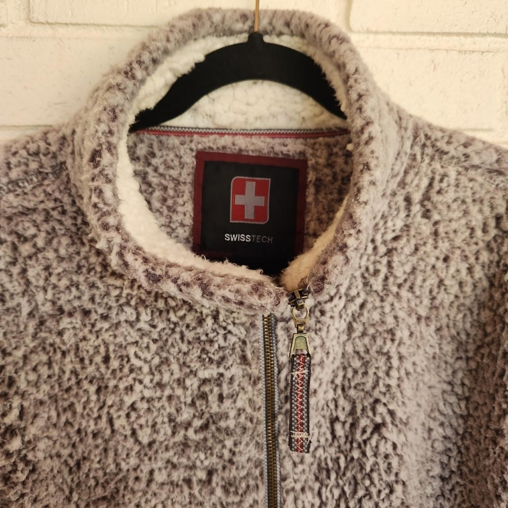 Soft Sherpa Jacket. Swiss Tech Size Large - image 3